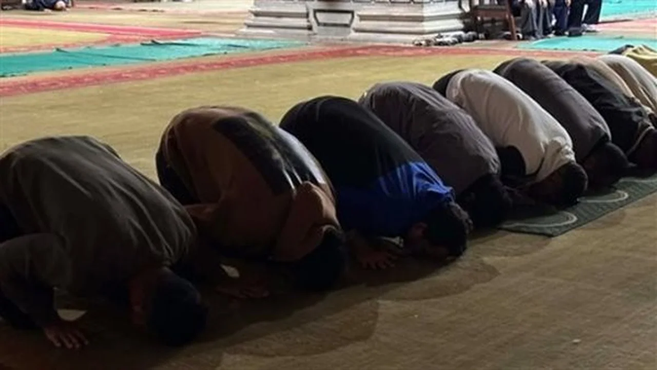 مواعيد الصلاة.. جدول صباح اليوم السبت في مصر